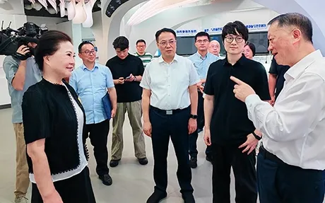 Pada Julai 2025, Pengerusi Chen CPPCC melawat Sujia Medical